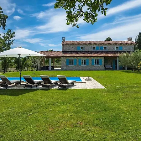 B&l Ferienhaus Pula
