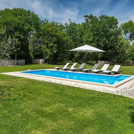 B&l Ferienhaus Pula